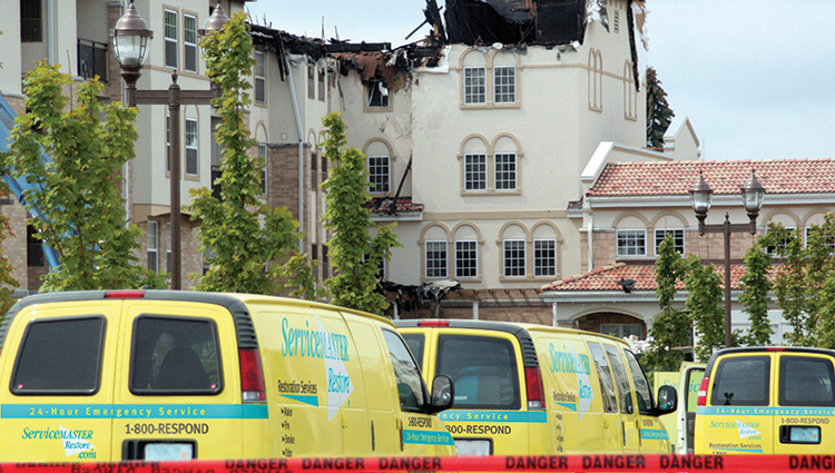 RESTAURATION SUITE AUX DOMMAGES CAUSES PAR LE FEU ET L'EAU D'UN COMMERCE